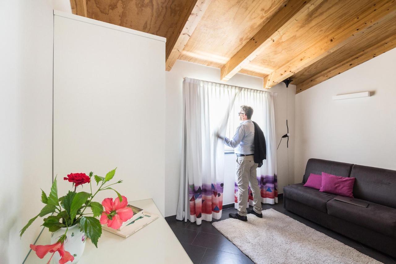 Foyer Rooms & Suites Affittacamere Cagliari Ngoại thất bức ảnh