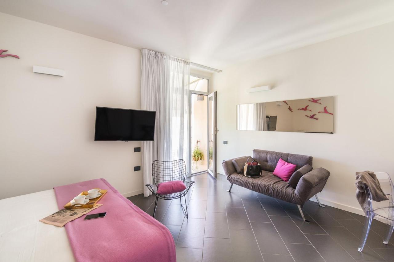 Foyer Rooms & Suites Affittacamere Cagliari Ngoại thất bức ảnh