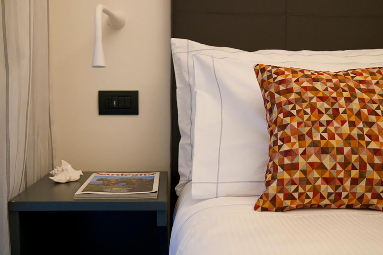 Foyer Rooms & Suites Affittacamere Cagliari Ngoại thất bức ảnh