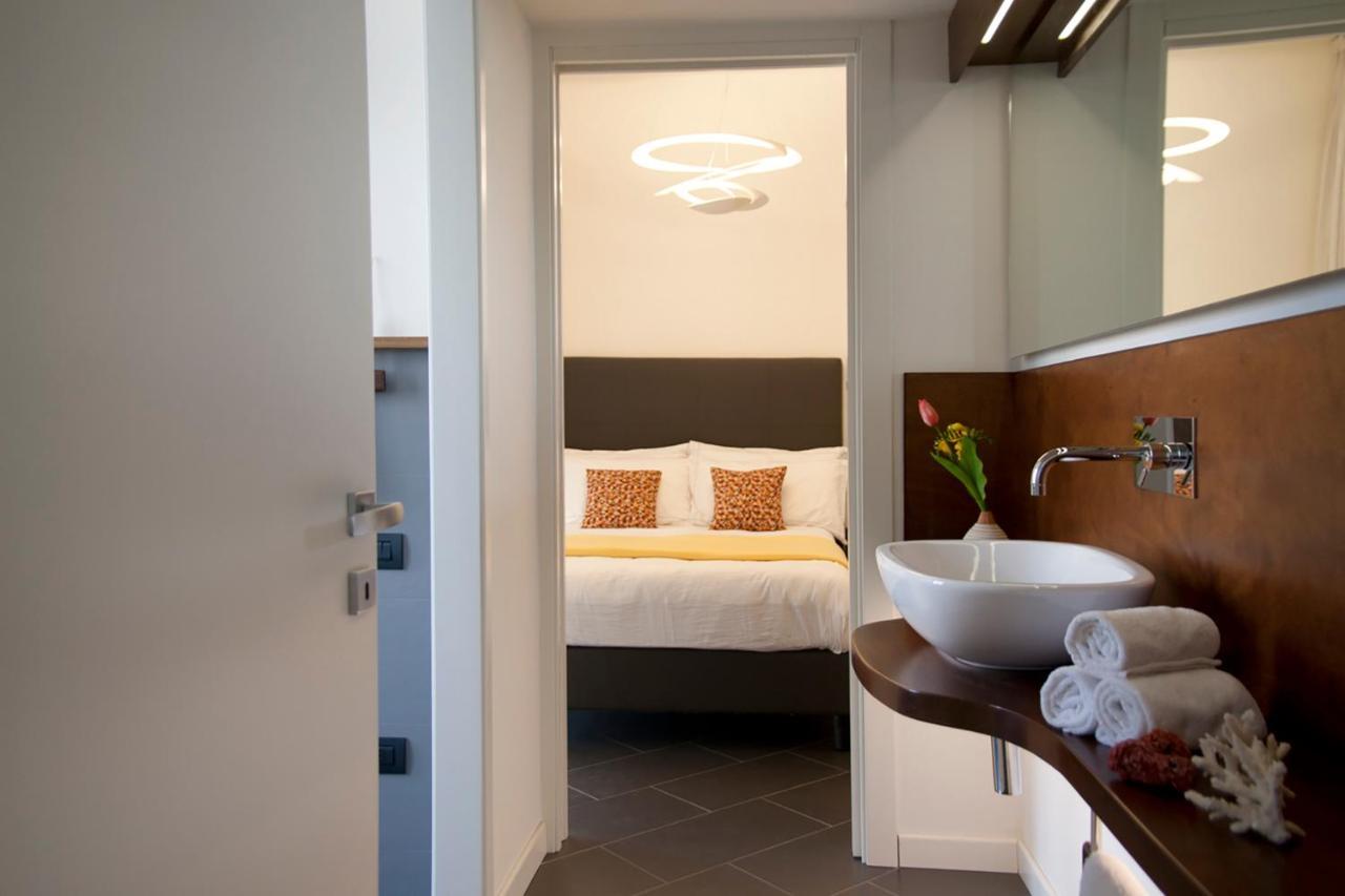 Foyer Rooms & Suites Affittacamere Cagliari Ngoại thất bức ảnh